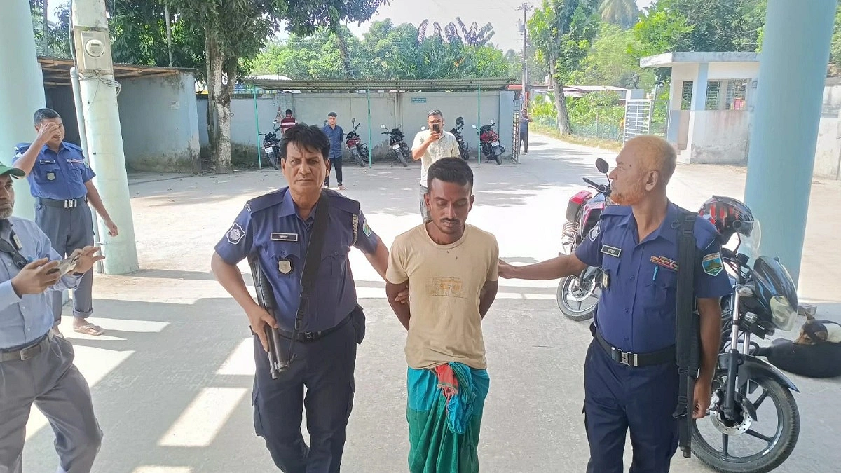নেশার টাকা না দেওয়ায় মাকে কাস্তে দিয়ে হত্যা