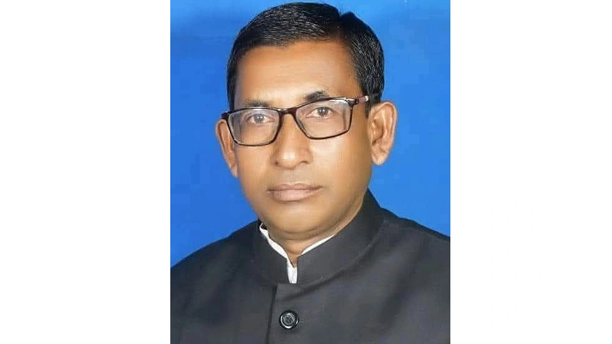 চেক ডিজঅনার মামলায় মোহনগঞ্জে আওয়ামী লীগ নেতা গ্রেপ্তার