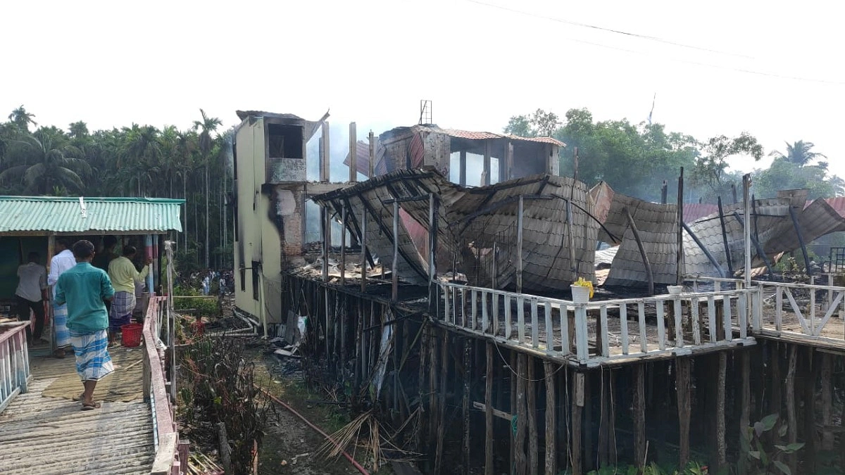 টুপটুপ রিসোর্টে আগুনে নিহত ১০, একই পরিবারের ৮ জন