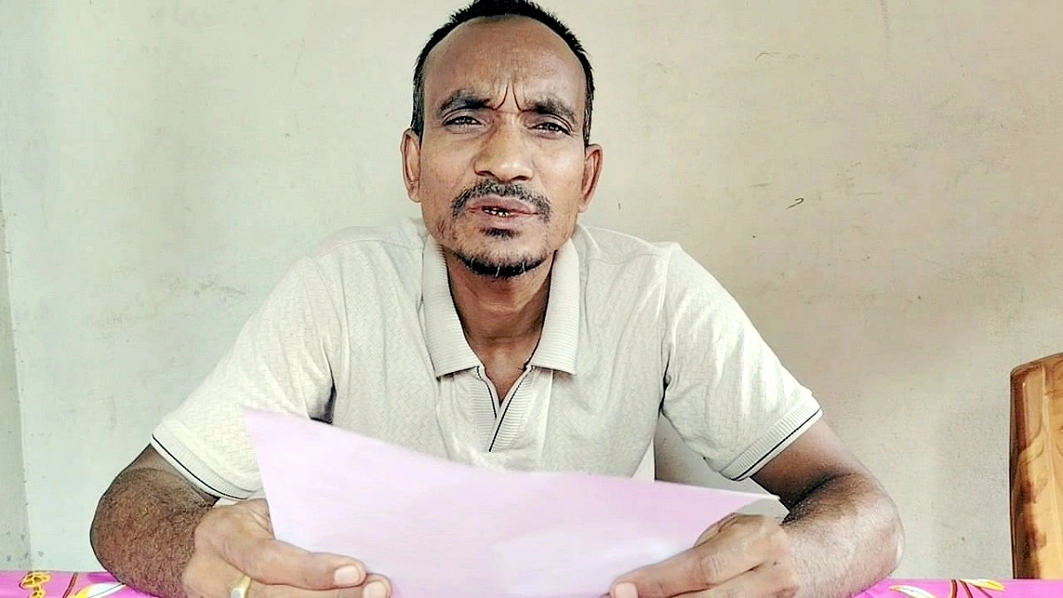স্থায়ীভাবে দল ত্যাগের ঘোষণা শ্রমিক লীগ নেতার!