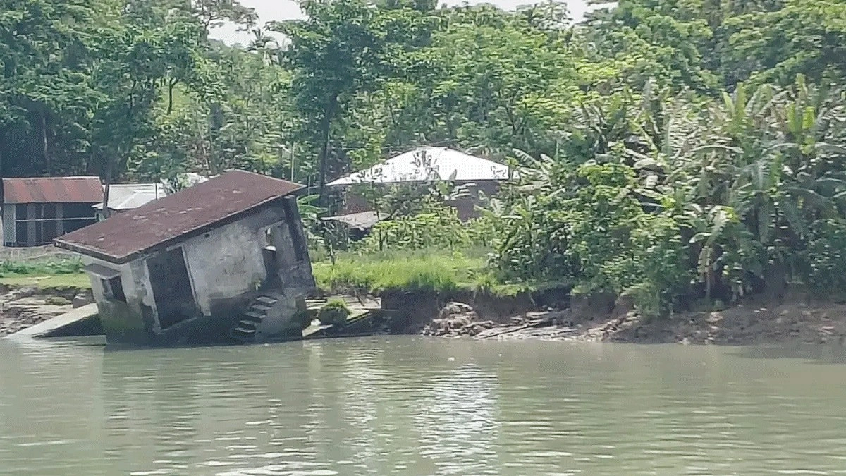 বরিশালে আট নদীর ৬০ কিলোমিটারে ভাঙন