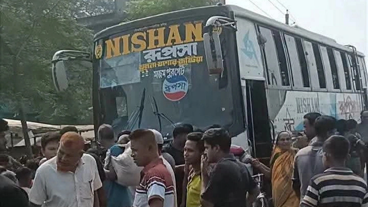 কালীগঞ্জে অফিস যাওয়ার পথে বাসচাপায় পৌরসভার কর্মী নিহত