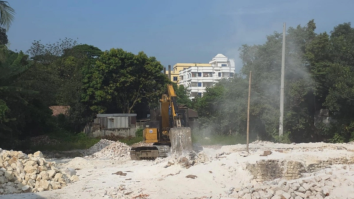 সোনারগাঁয়ে ৪ চুনা কারখানা গুঁড়িয়ে দিল তিতাস
