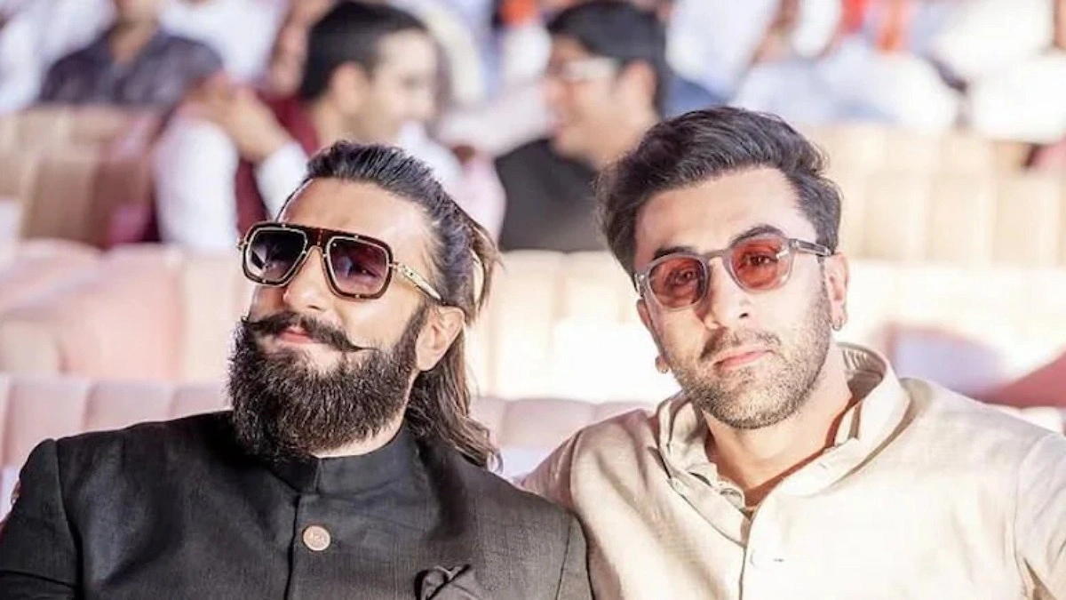 রণবীর কাপুরকে ভুল করে রণবীর সিং বলে ফেললেন প্রযোজক