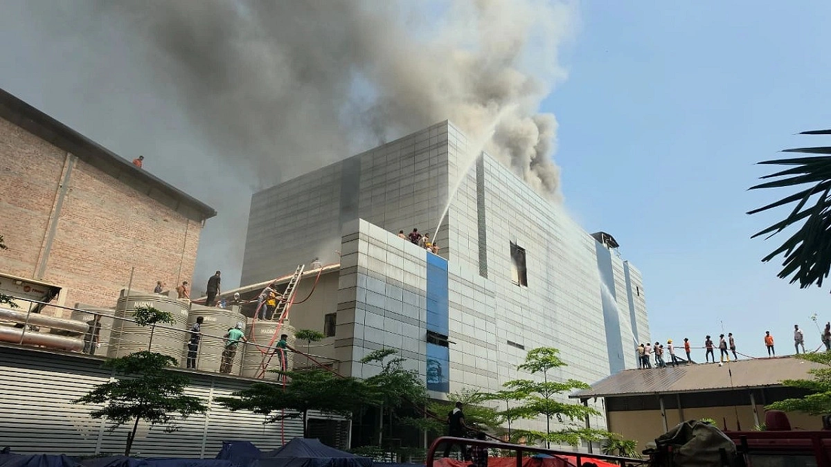 টঙ্গীর ওষুধ কারখানার আগুন নিয়ন্ত্রণে, হতাহত হয়নি কেউ