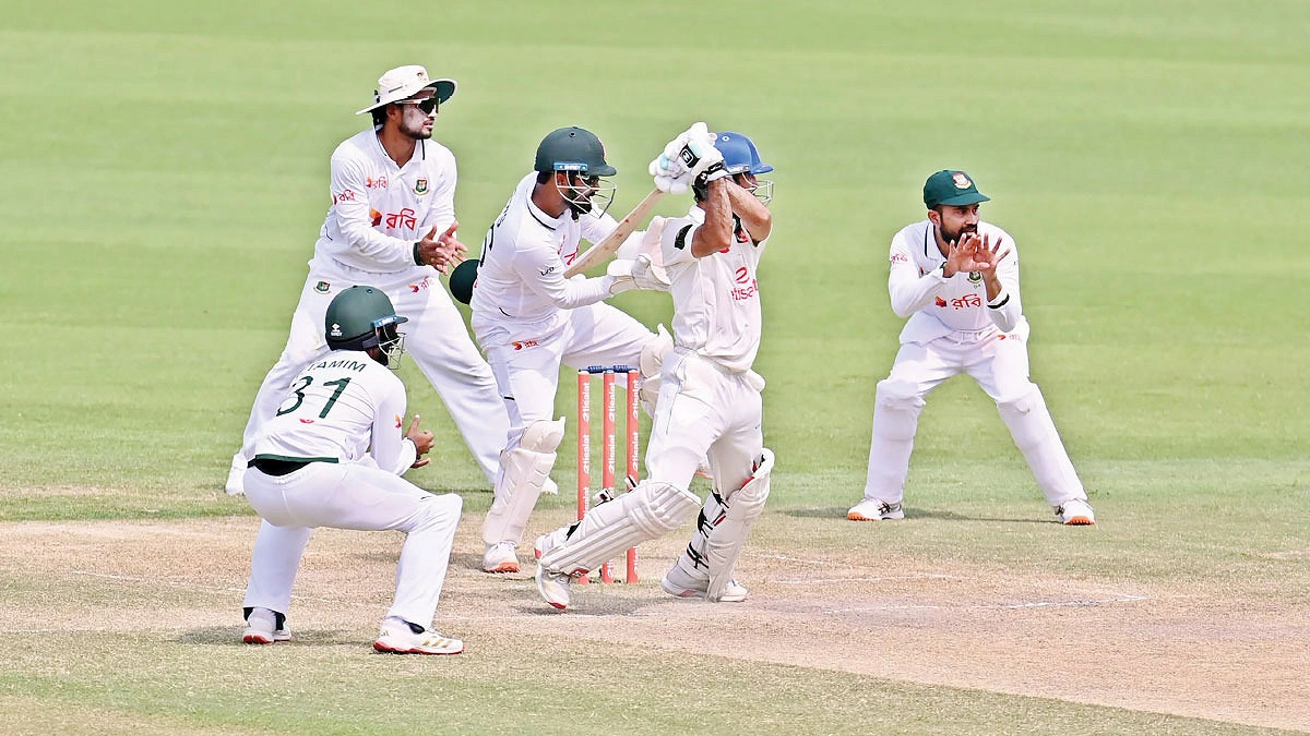 বাজে ফিল্ডিংয়ে জয় হাতছাড়া