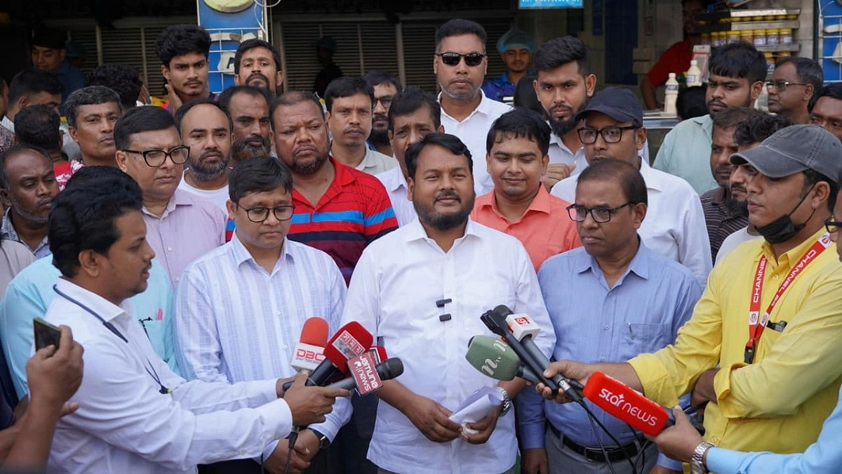 নগরীর ফুটপাত দখলমুক্ত করতে যা করা প্রয়োজন করব: রাসিক প্রশাসক