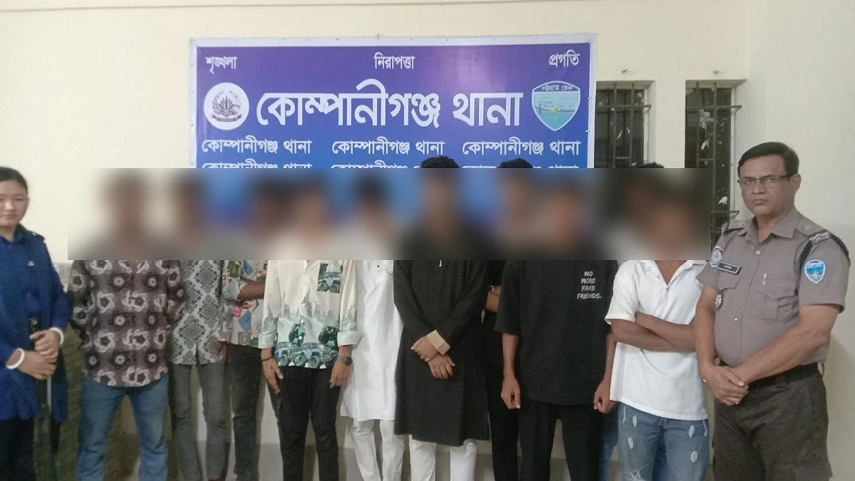 নোয়াখালীতে কিশোর গ্যাংবিরোধী অভিযানে আটক ১৭০