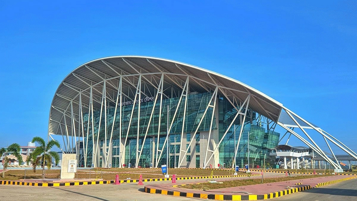 ২৩৬ কোটির স্টেশনে শুধু দুই লাউঞ্জ