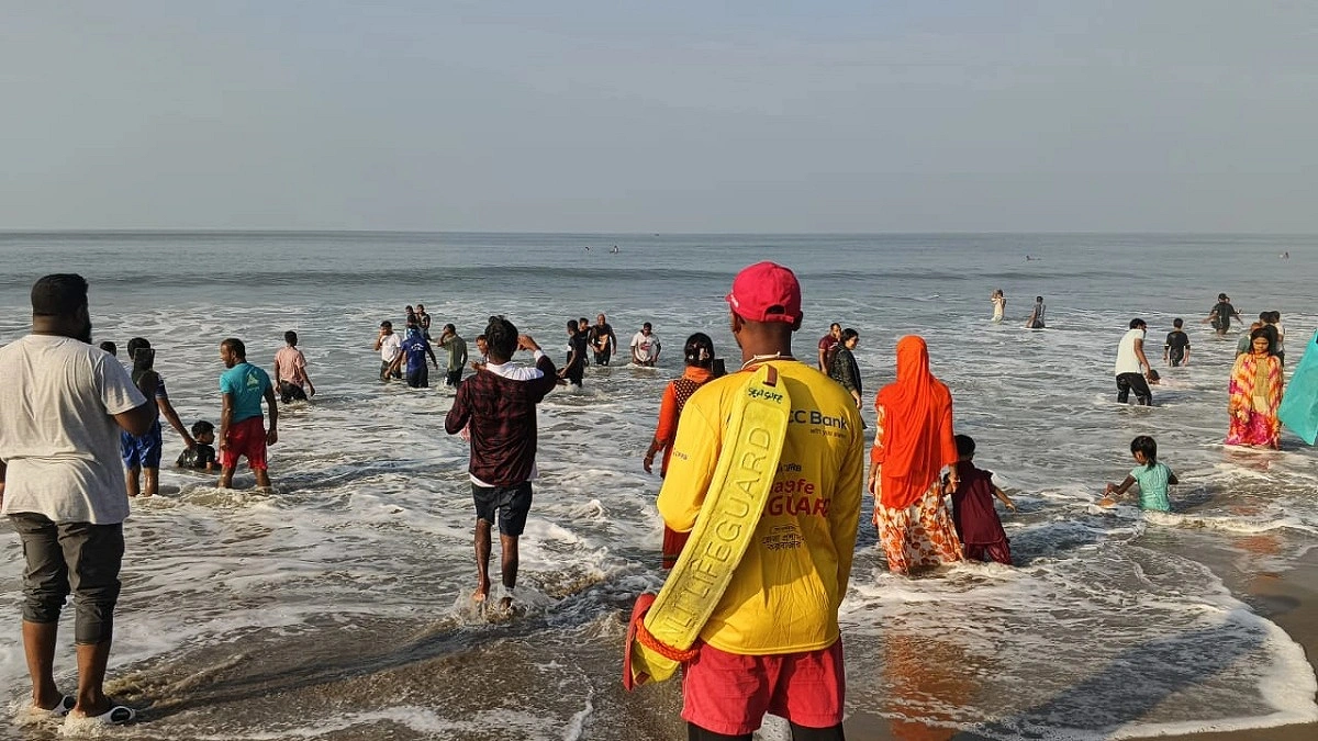 কক্সবাজার সৈকতে আরও এক পর্যটকের মরদেহ উদ্ধার, একজন এখনো নিখোঁজ