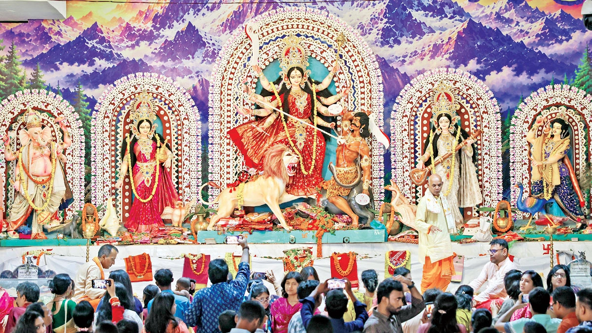 মহাষ্টমীতে কুমারী পূজা আজ