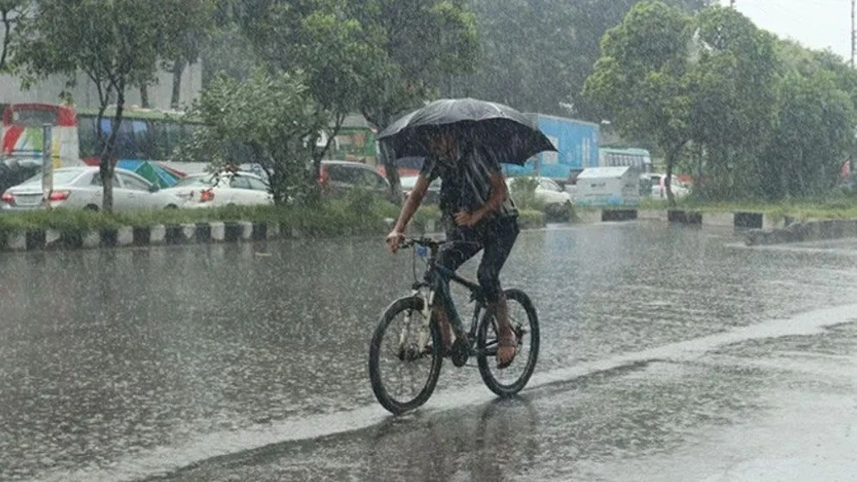 আজ কোথাও বৃষ্টি, কোথাও মৃদু তাপপ্রবাহ