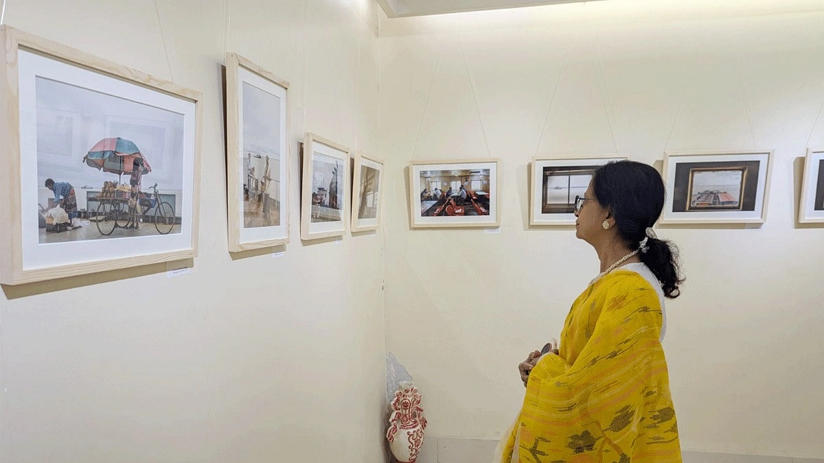 পাটুরিয়া ফেরিঘাটের বদলে যাওয়া সময়ের গল্প আলোকচিত্রে