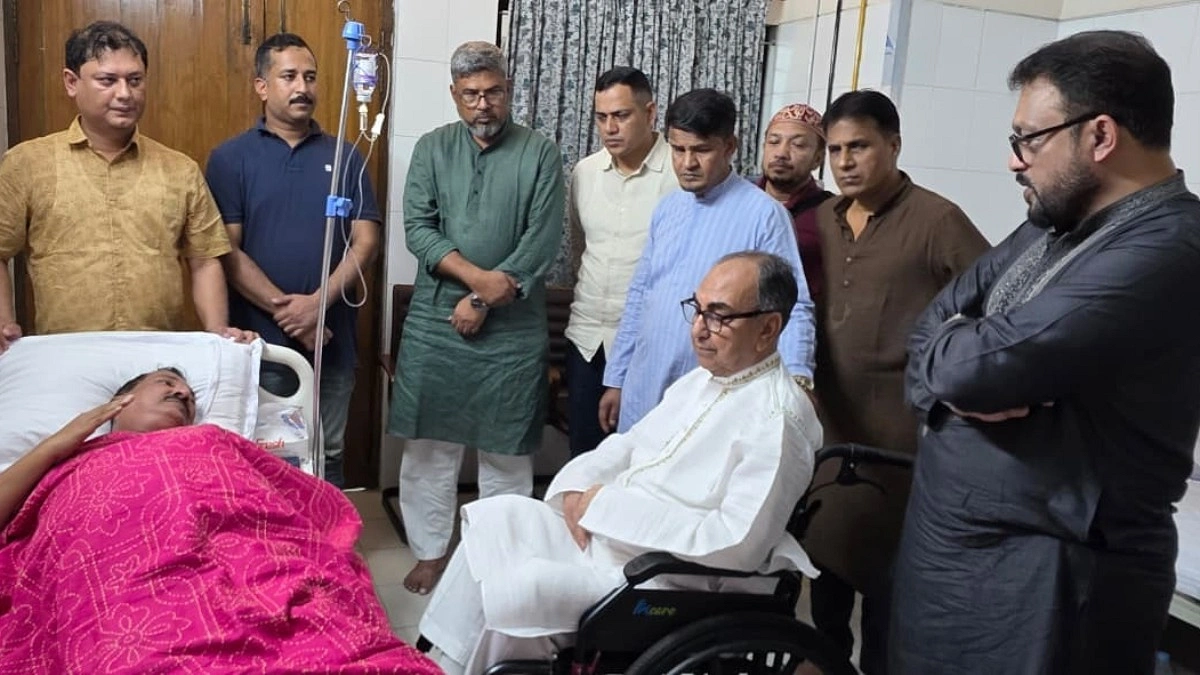 ভূমিমন্ত্রীকে দেখতে হাসপাতালে মির্জা আব্বাস