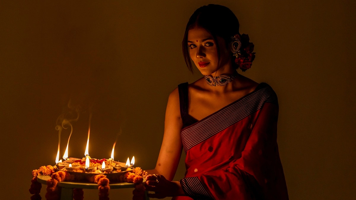 পোশাকে পূজার আমেজ