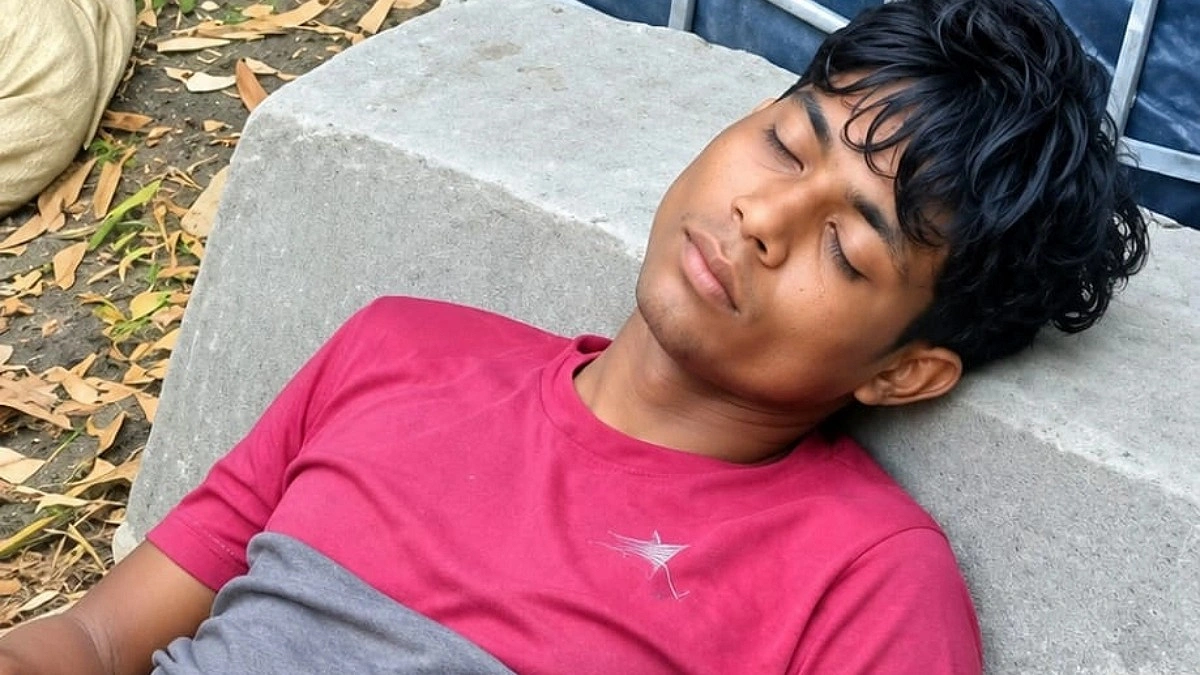 স্থলমাইন বিস্ফোরণে রোহিঙ্গা যুবকের পায়ের গোড়ালি ক্ষতবিক্ষত