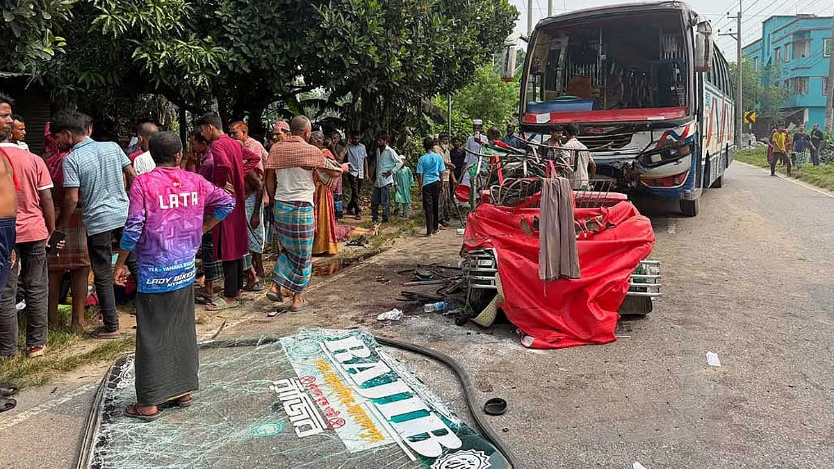 ময়মনসিংহে বাসচাপায় প্রাণ গেল ৭ জনের