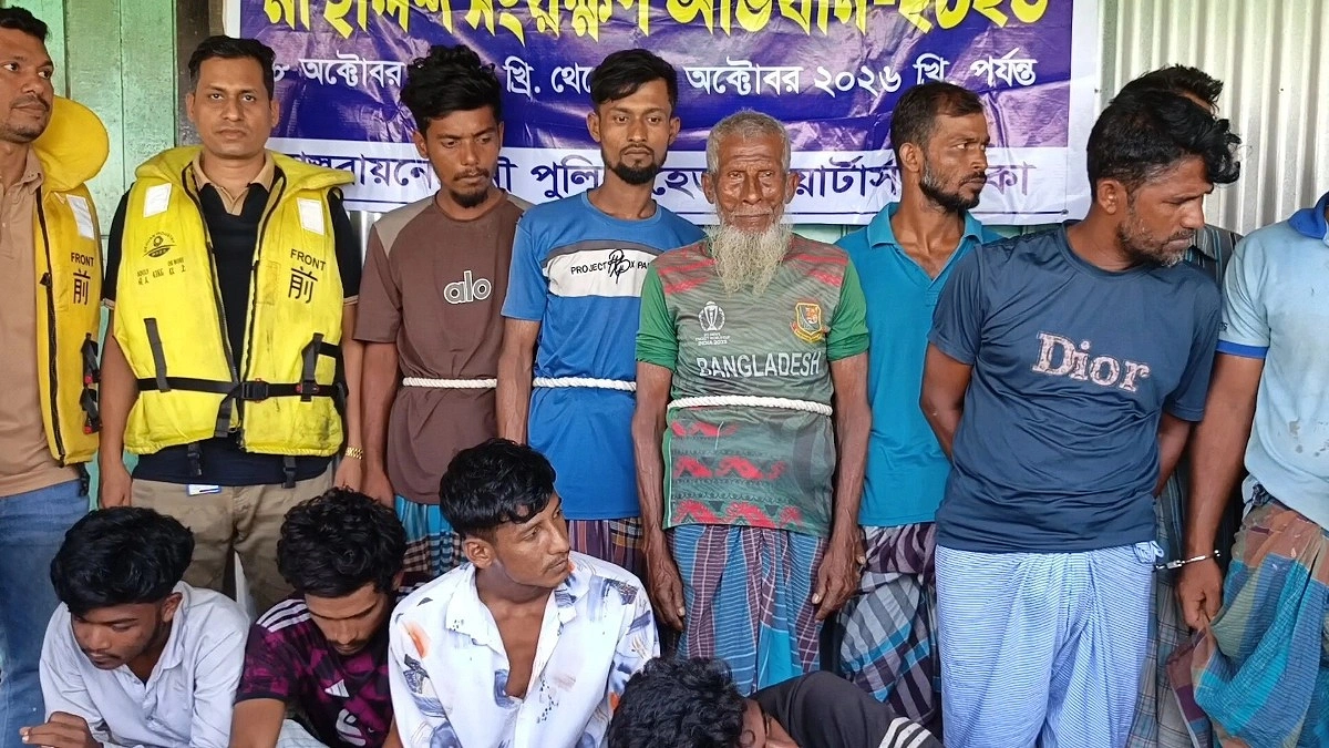 চাঁদপুরে ২৫ জেলে আটক, নৌকাসহ জাল ও মাছ জব্দ