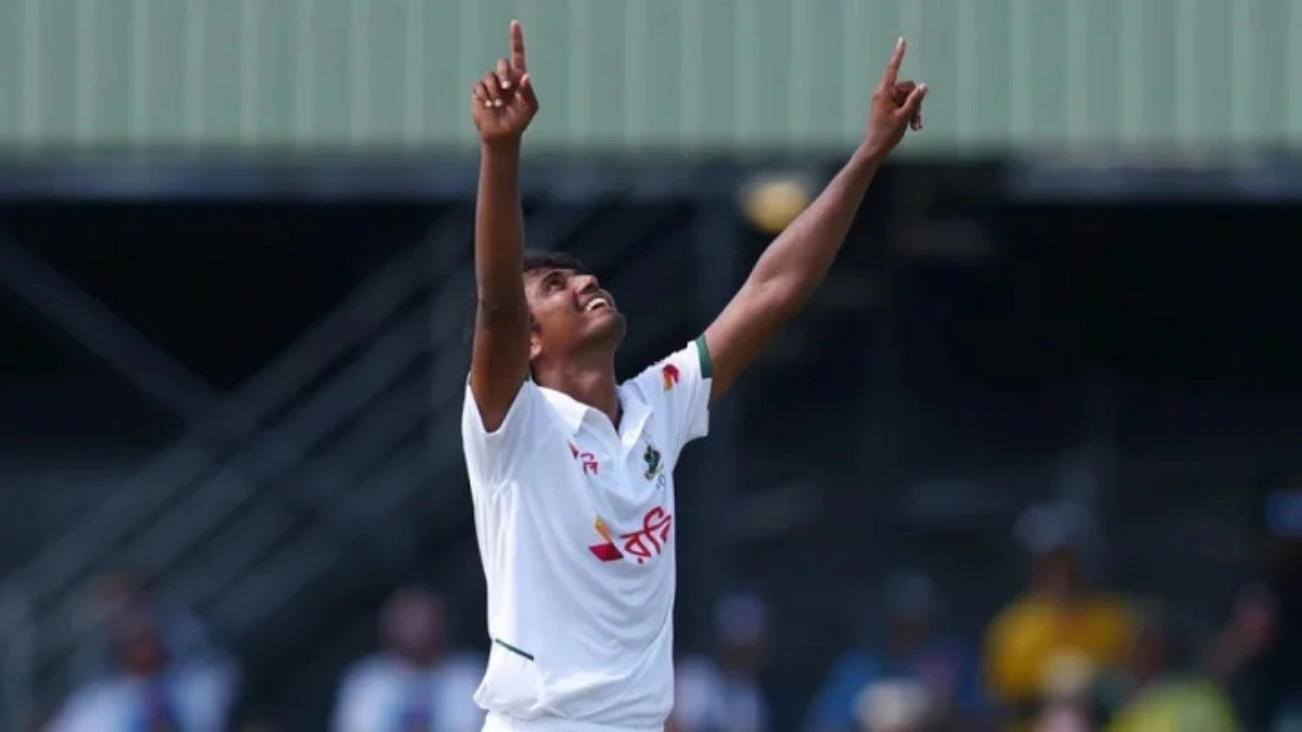 লাঞ্চের আগে হাসানের আঘাত