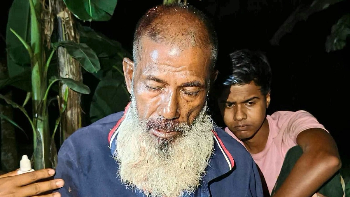 যাত্রীবেশে চালককে কুপিয়ে জখম করে ভ্যান ছিনতাই