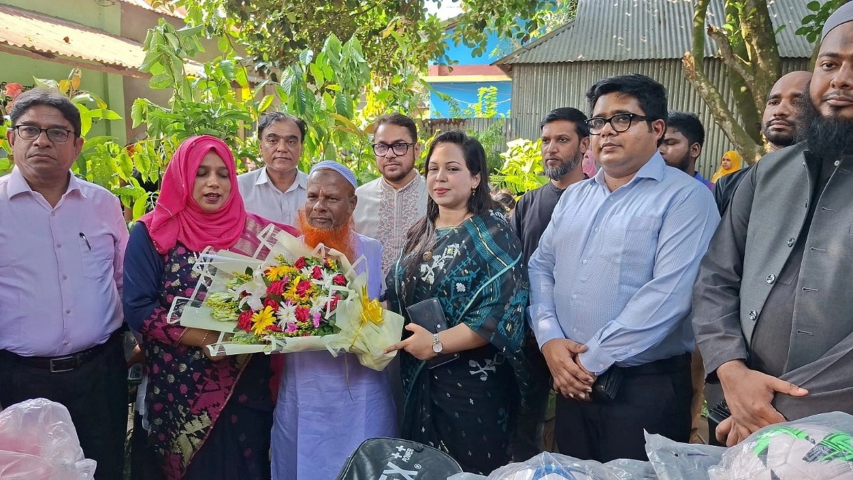 আগামীর সময়ে সংবাদ প্রকাশ, প্রধানমন্ত্রীর নির্দেশে শিক্ষক দুখু মিয়ার পাশে জেলা প্রশাসন