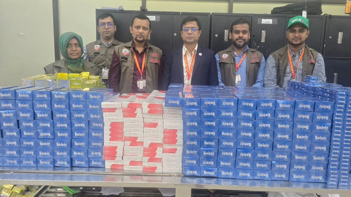 শাহজালালে ৩৪ লাখ টাকার অবৈধ পণ্য জব্দ
