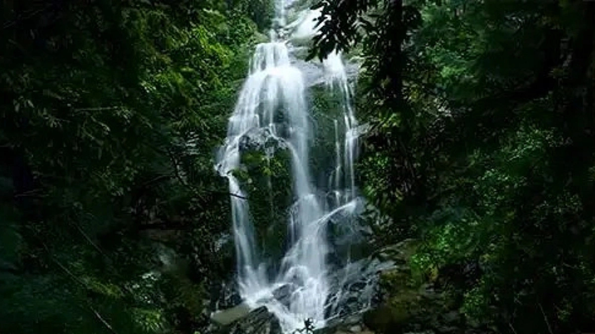 জামরুম ঝরনা, গহিন পাহাড়ের নীরব সৌন্দর্যের কাছে