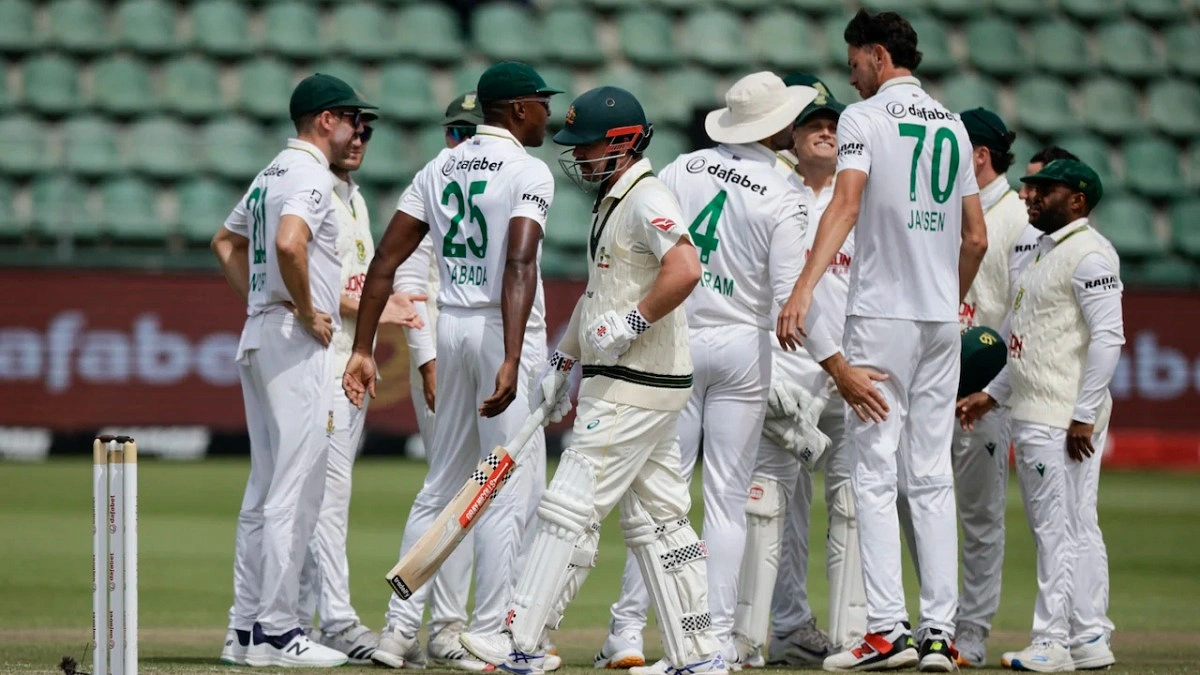 ৬৯ রানে ৬ উইকেট হারিয়ে ফলো-অনের শঙ্কায় অজিরা