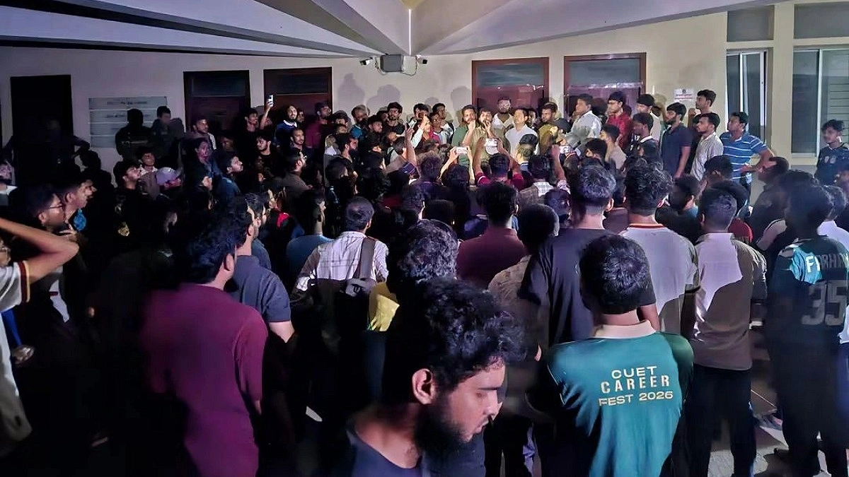 অবরুদ্ধ চুয়েট উপাচার্যের রাত পার হলো যেভাবে