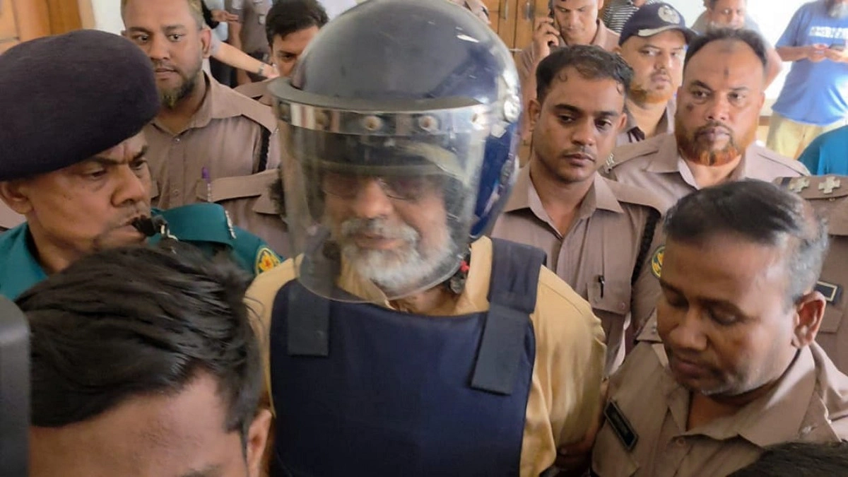 আখতারুজ্জামানকে ‘বাতিল মাল’ বললেন রাষ্ট্রপক্ষের আইনজীবী