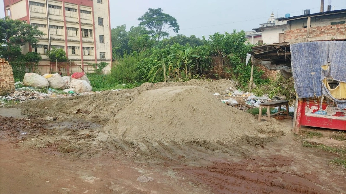 সরকারি জায়গা দখলের চেষ্টার অভিযোগ বিএনপি নেতার ভাইয়ের বিরুদ্ধে