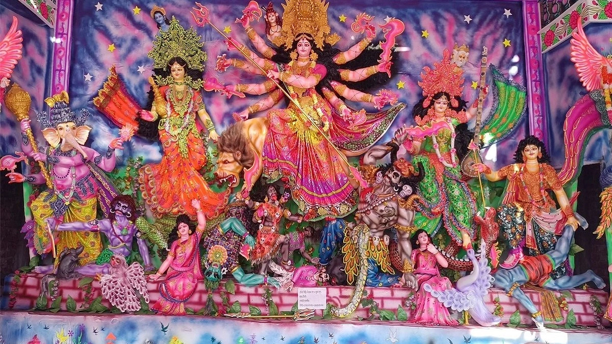 এক মণ্ডপে ২৭৭ প্রতিমা