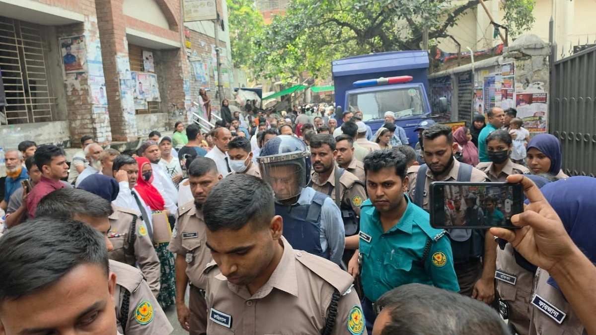 এবার হত্যা মামলায় গ্রেপ্তার সাবেক সিইসি আউয়াল, আটকে গেল কারামুক্তি