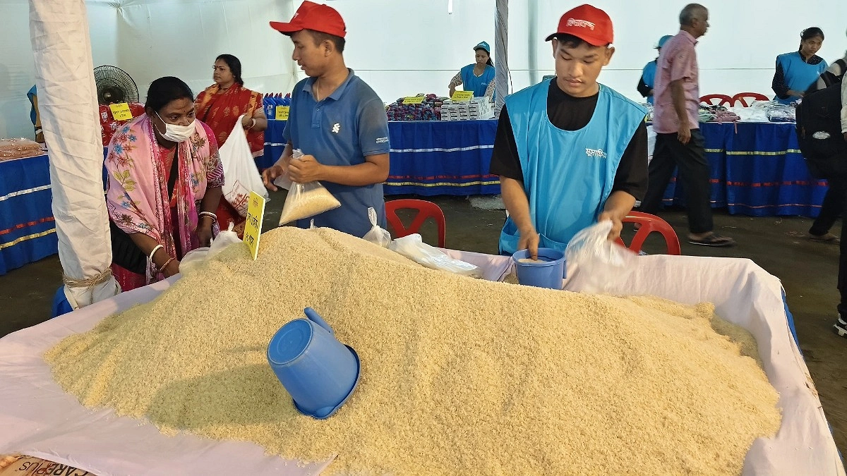 বিদ্যানন্দের ‘৫ টাকায় পূজার বাজার’