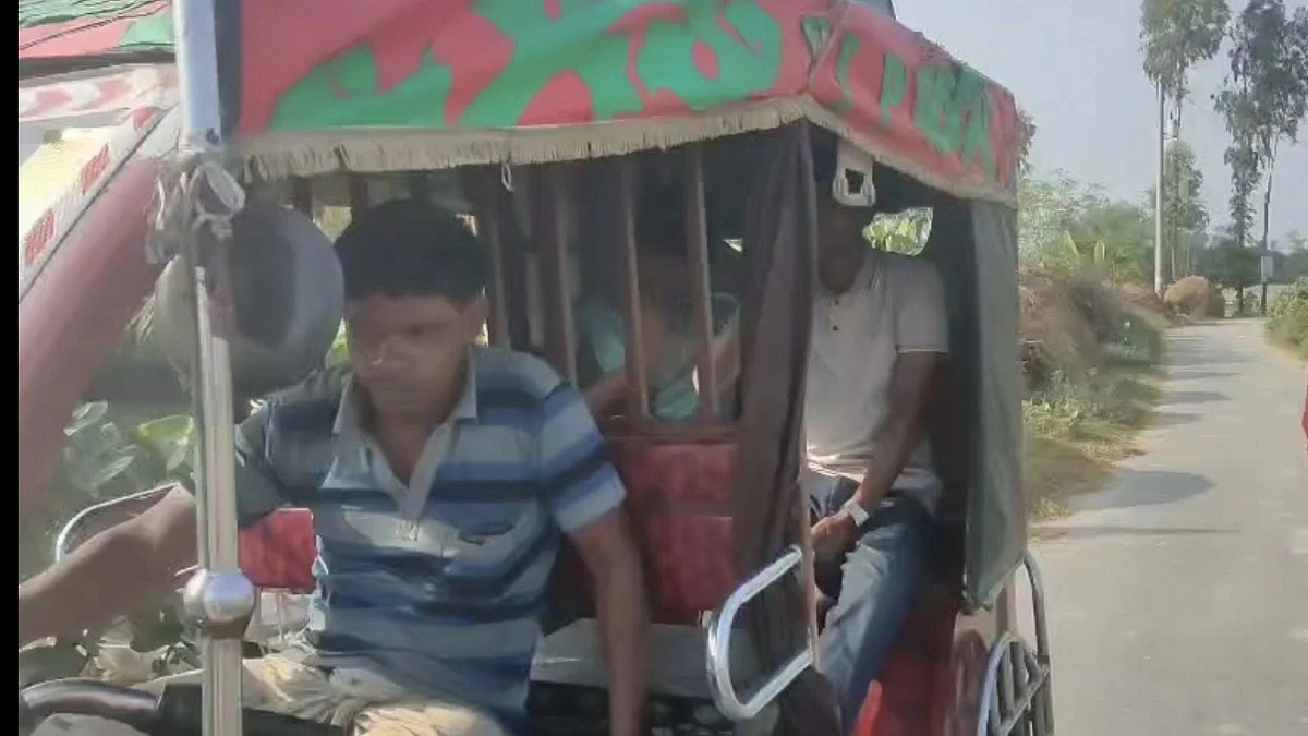 শেখ হাসিনার দেশে ফেরা নিয়ে মাইকিং, গ্রেপ্তার ৩