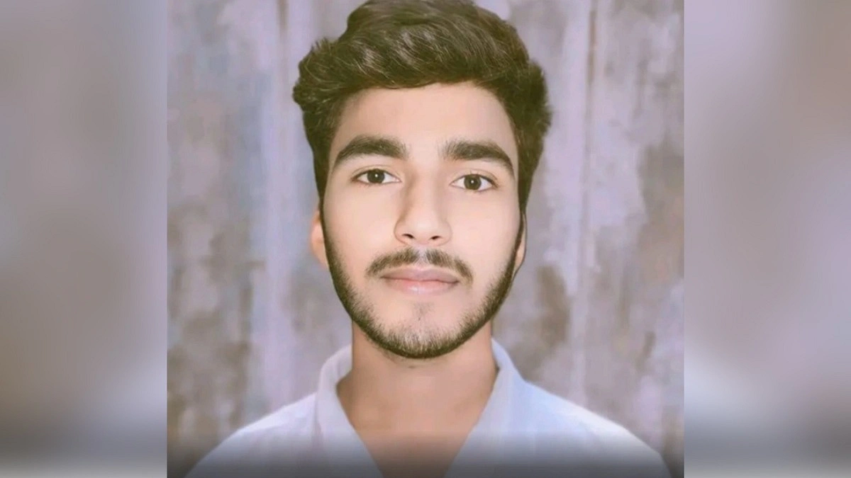 মোবাইলে ডেকে নিয়ে কলেজছাত্রকে কুপিয়ে জখমের অভিযোগ