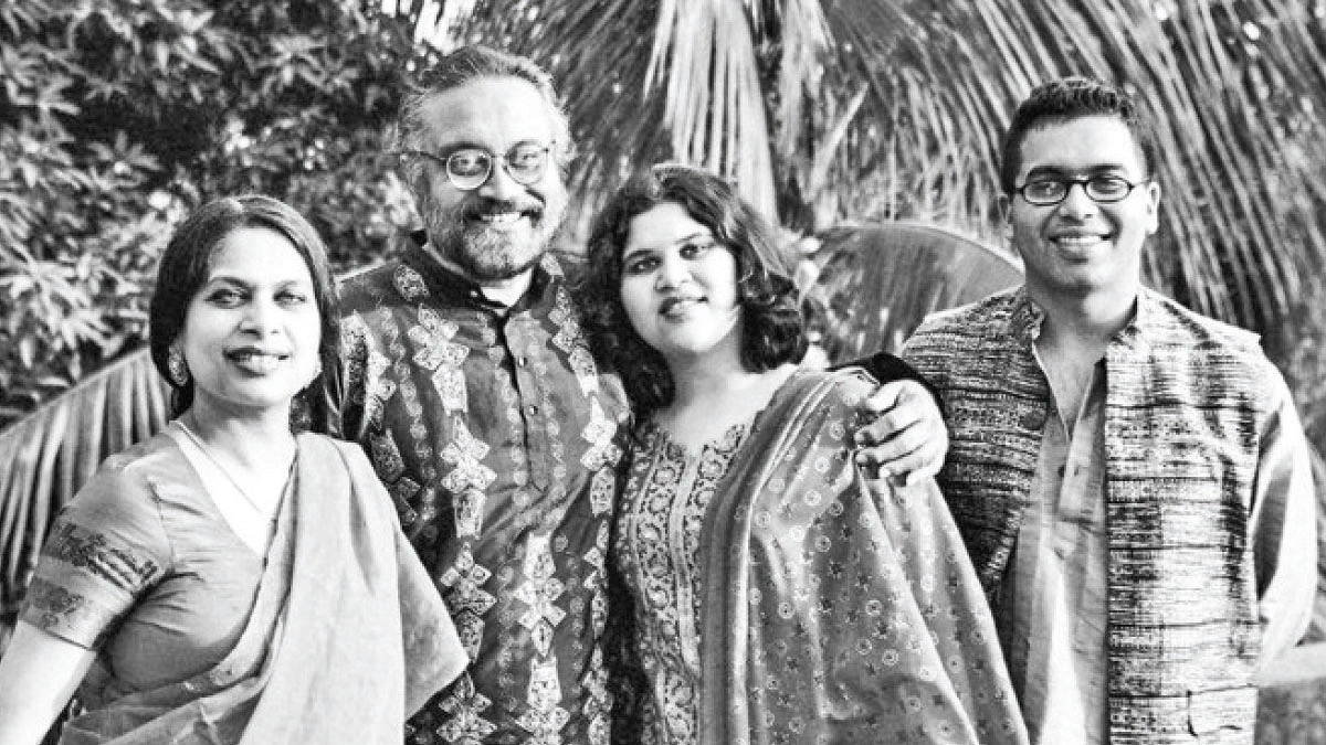 পরিবার— সারা, আলী যাকের, শ্রিয়া সর্বজয়া ও ইরেশ