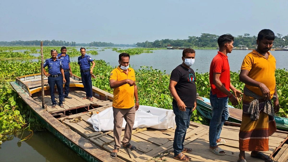 তিন দিন পর ভেসে উঠল নারীর মরদেহ
