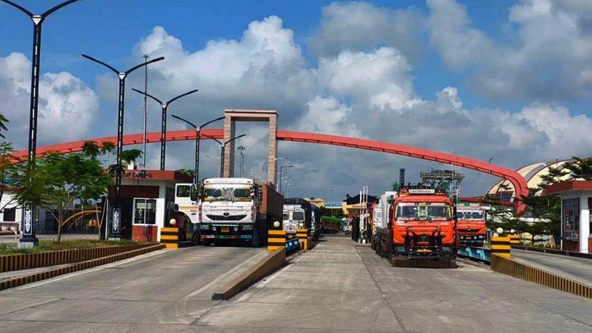 ৮ দিন পর বেনাপোলে ফিরল কর্মচাঞ্চল্য
