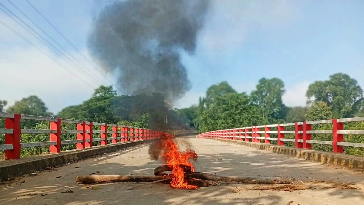 সড়ক অবরোধ সাজেকে, আটকা দুই হাজার পর্যটক