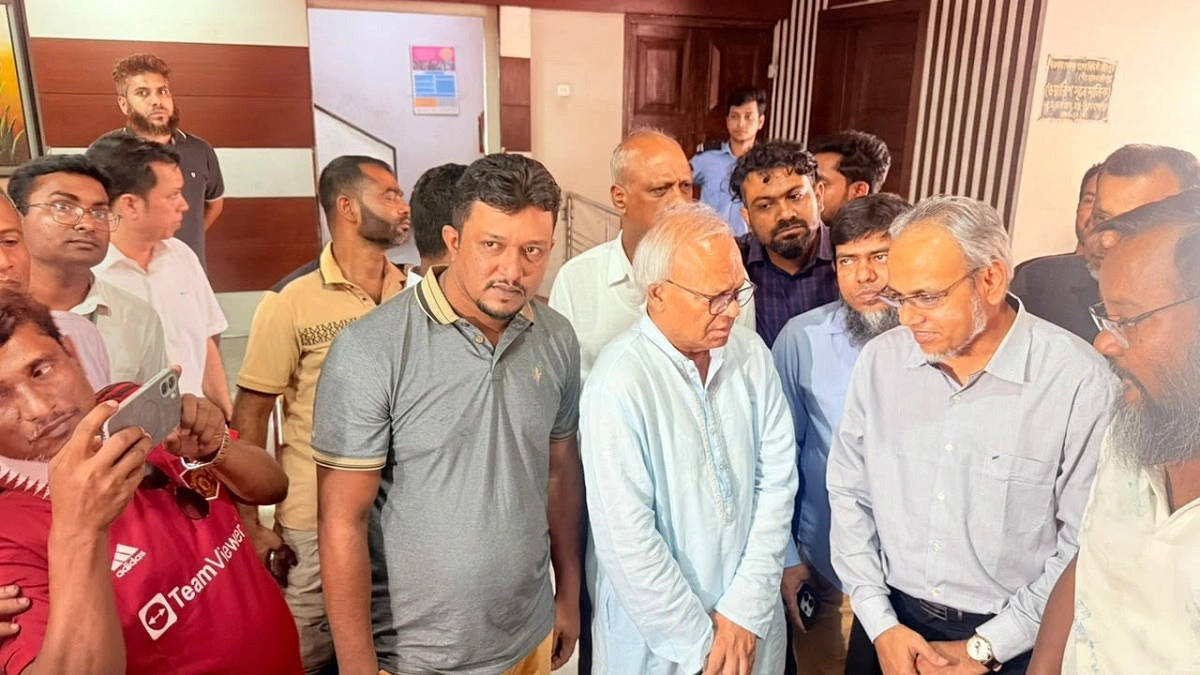 বিএনপির স্বাস্থ্য সম্পাদকের সহায়তায় সাবেক ছাত্রদল নেতার কৃত্রিম পা সংযোজন