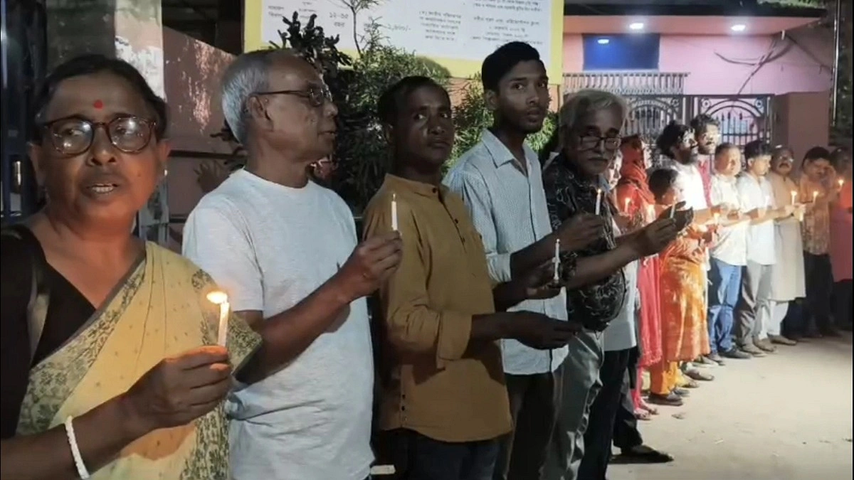 রবীন্দ্রনাথের গ্রাফিতিতে কালিমা লেপন: ব্রাহ্মণবাড়িয়ায় প্রতিবাদ