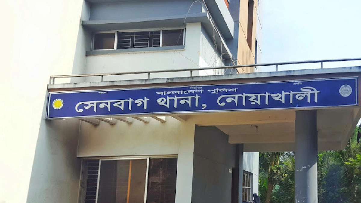 কর্মচারীর খোঁজ নিতে গিয়ে মিলল মুদি দোকানির ঝুলন্ত মরদেহ