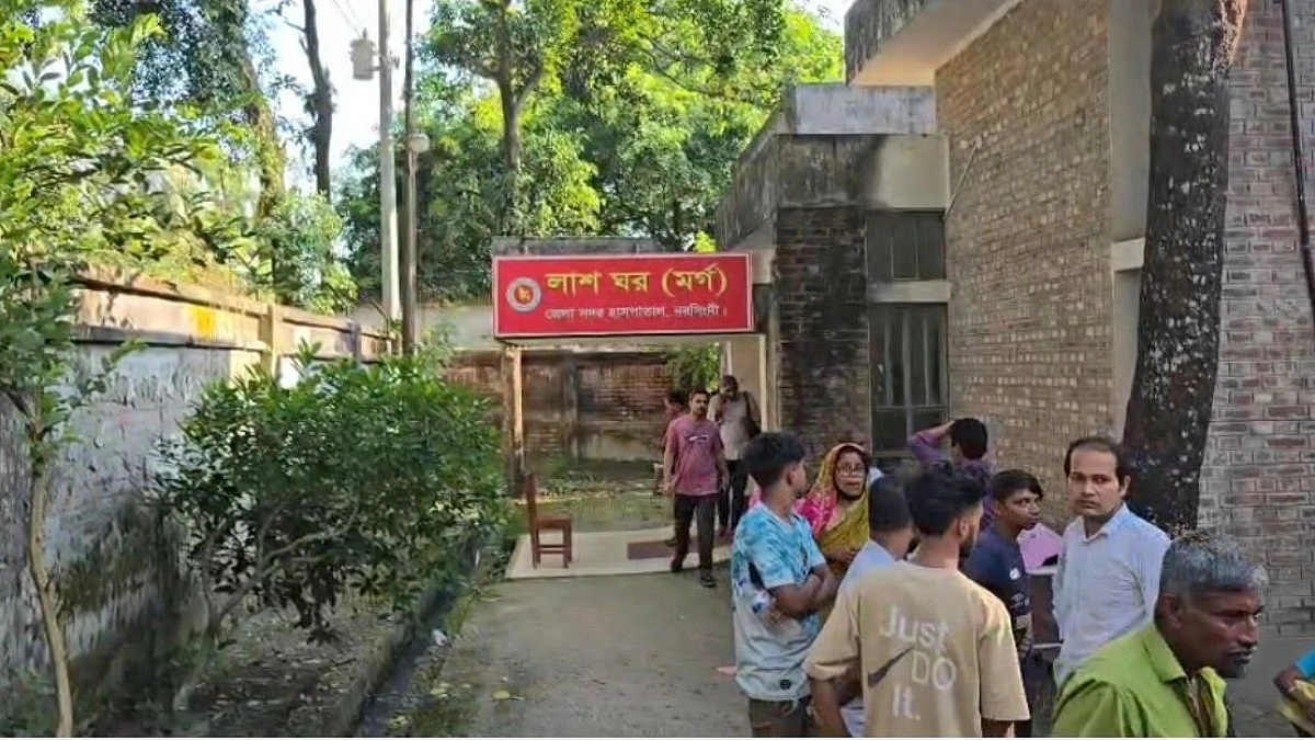 রায়পুরায় দুই সিএনজির সংঘর্ষে যুবক নিহত, আহত ১১