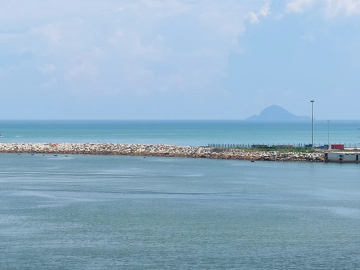 সেংগাই সেমেরেক নদী আর দক্ষিণ চীন সাগরের মোহনা