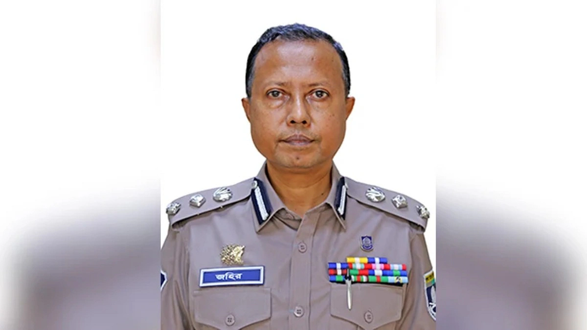 বাড়িতে অভিযানের পর ওএসডি হলেন সেই অতিরিক্ত ডিআইজি