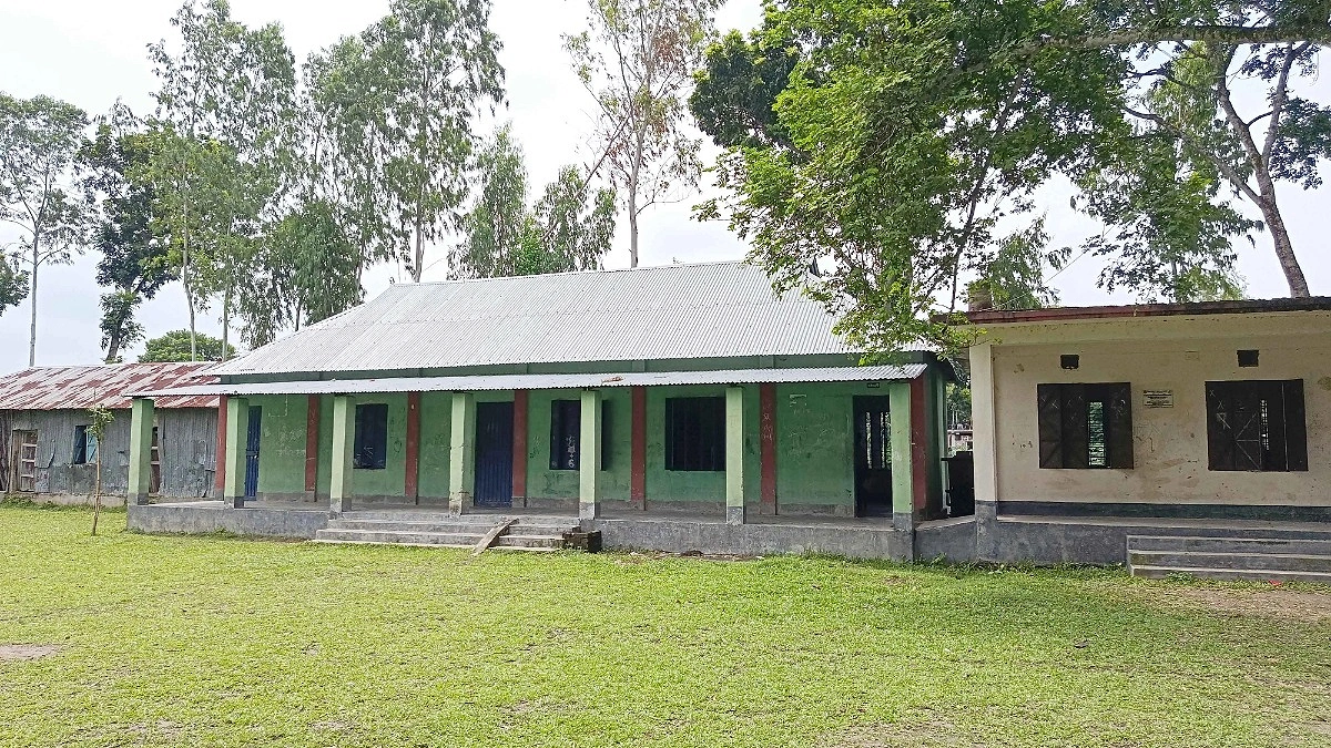 সাঘাটায় শিক্ষক নিয়োগে লাখ লাখ টাকা নেওয়ার অভিযোগ
