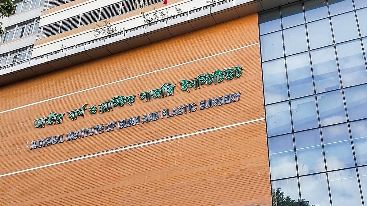 টঙ্গীতে গ্যাস লিকেজ থেকে বিস্ফোরণ: বাবা-মায়ের পর মেয়েও না ফেরার দেশে