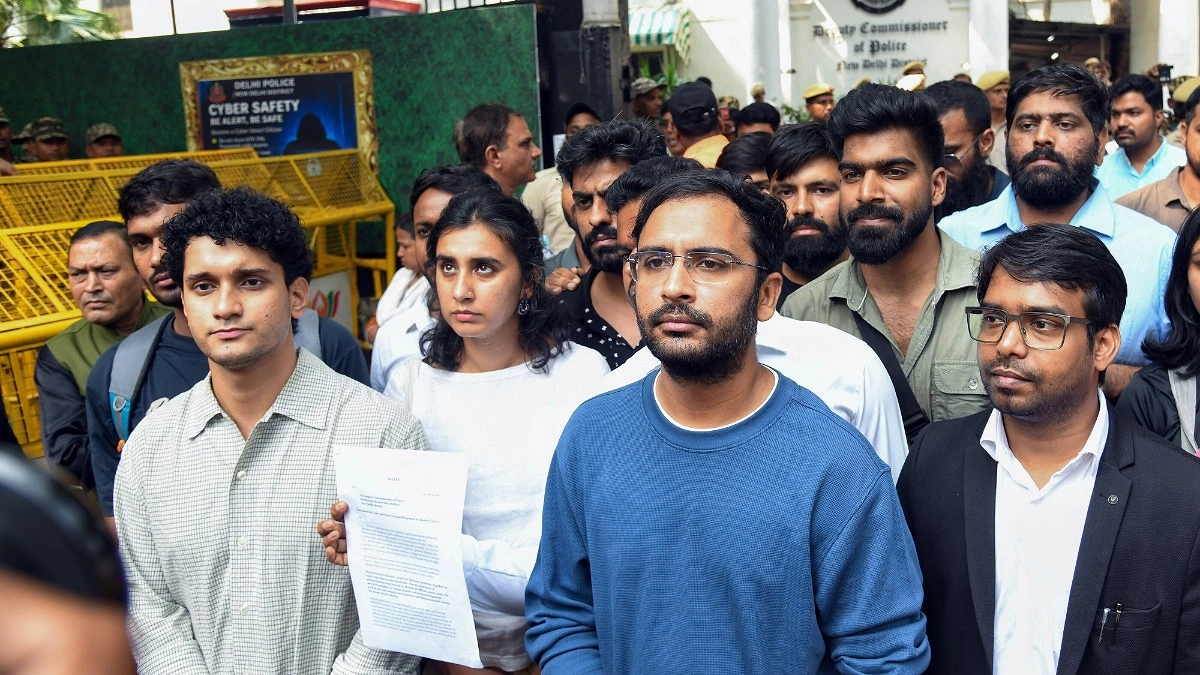 যন্তর মন্তরে ঢুকতেই তিন নেতা আটক, মোদিকে পাল্টা হুঁশিয়ারি দীপকের