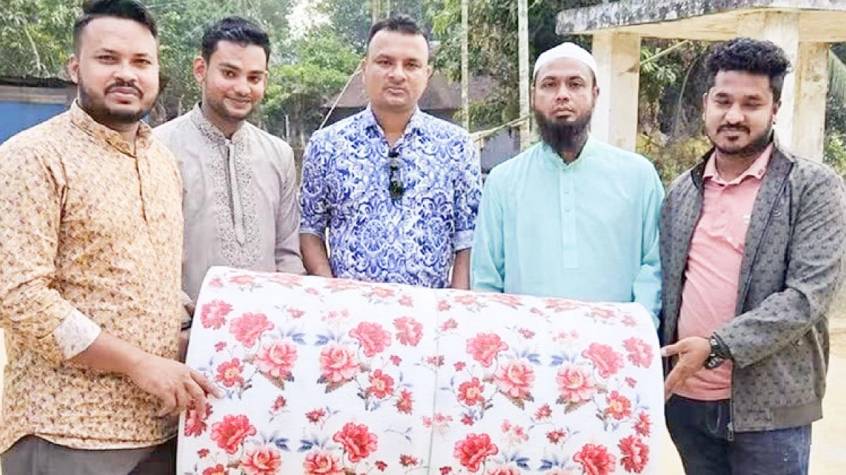 দেশে-বিদেশে মানুষের পাশে জিয়াউল হক